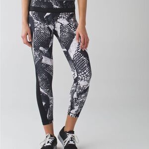 Lululemon Wunder Under Cropped Leggings size 8